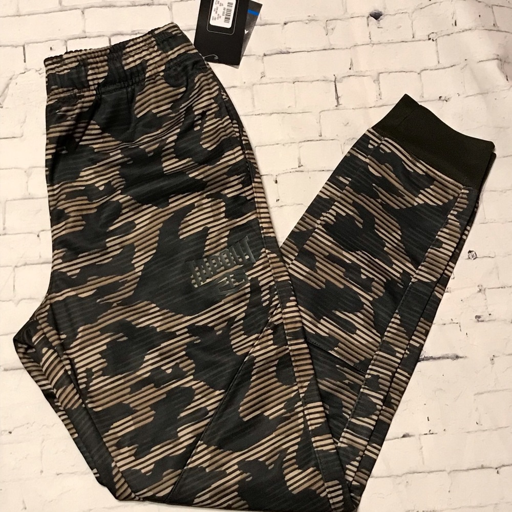 Mens Green camouflage joggers small Tapout drawstring waist